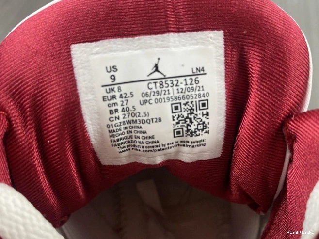 Cardinal CT8532-126 Retro Red Jordan 3 0730